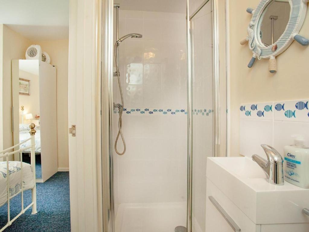 Sunnydaze-Detached Chalet With 2 Bedrooms And 2 Bathrooms And Private Parking Outside Door Dartmouth Exterior photo