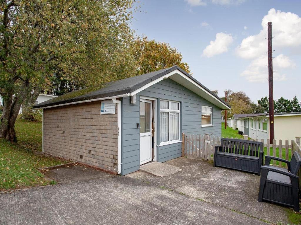 Sunnydaze-Detached Chalet With 2 Bedrooms And 2 Bathrooms And Private Parking Outside Door Dartmouth Exterior photo